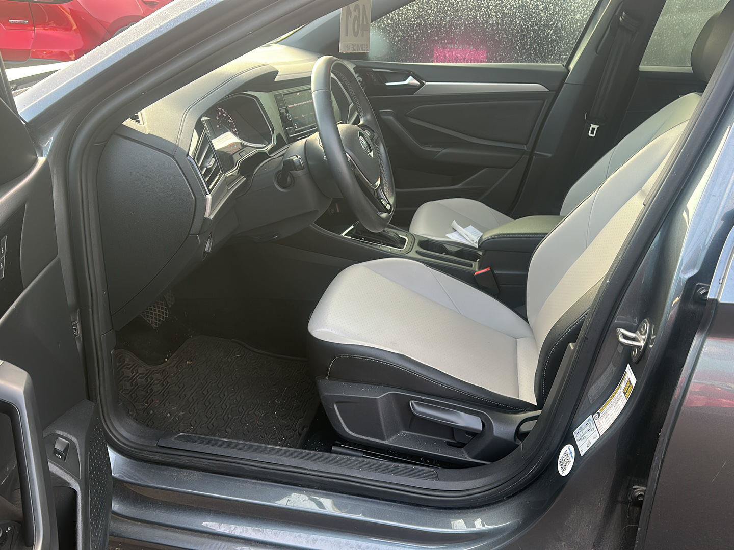 Used 2019 Volkswagen Jetta R-Line w/ R-Line Cold Weather Package FWD image 8