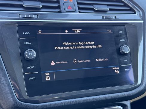 Certified 2021 Volkswagen Tiguan SE w/ Panoramic Sunroof Package image 26