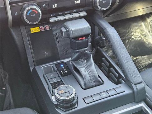 Used 2025 Toyota Tacoma TRD Off-Road w/ TRD Off Road Upgrade Package AWD/4WD image 17
