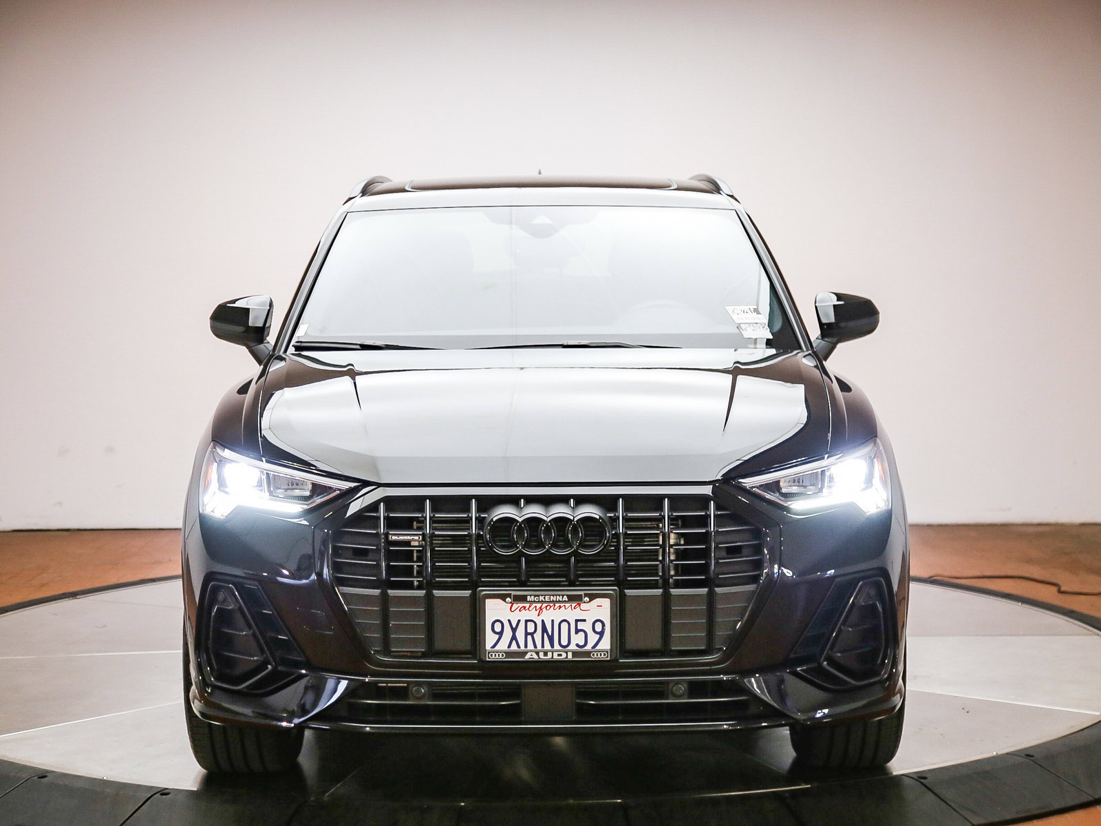 Certified 2025 Audi Q3 2.0T Premium w/ Convenience Package AWD/4WD image 2