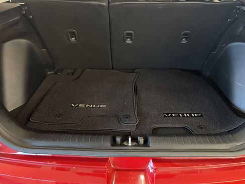 Certified 2023 Hyundai Venue Limited w/ Cargo Package image 11