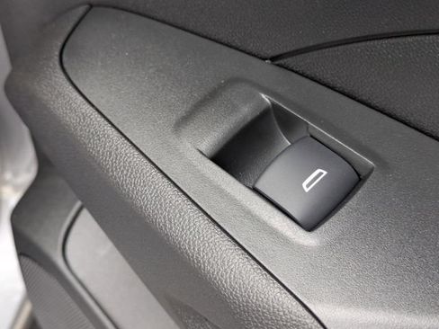 New 2026 Chevrolet Trax ACTIV w/ Sunroof Package FWD image 32