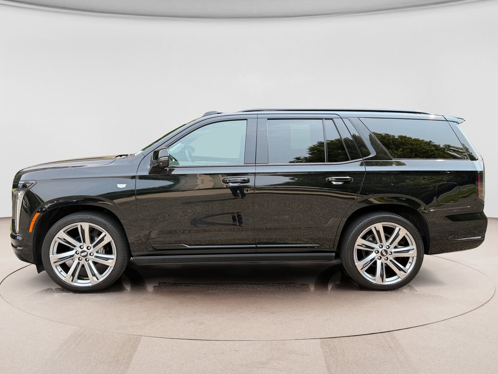 Used 2025 Cadillac Escalade Sport Platinum AWD/4WD image 2