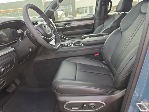 New 2026 Jeep Grand Wagoneer 2WD w/ Premium Group I image 4