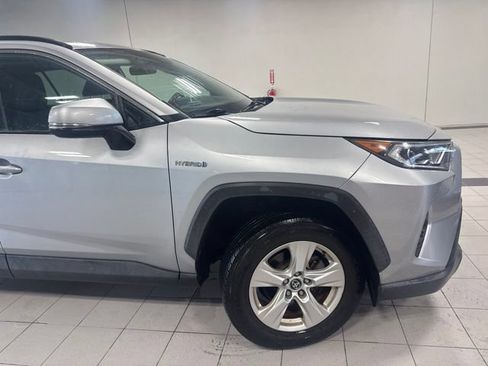 Used 2020 Toyota RAV4 XLE w/ Convenience Package AWD/4WD image 4