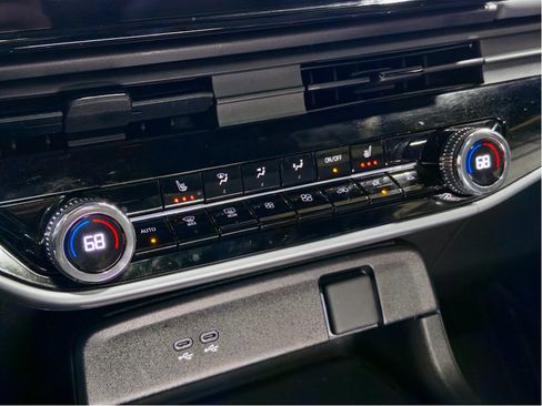 Used 2024 Honda Prologue Touring image 15