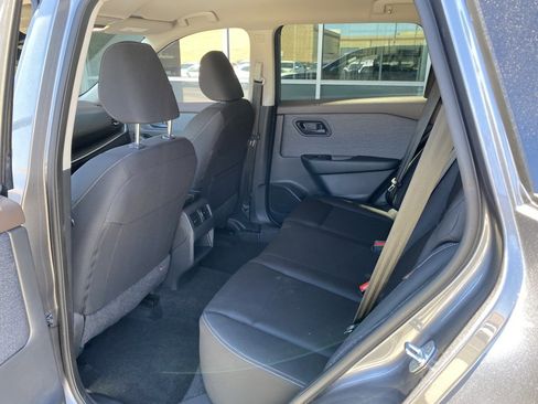 Used 2023 Nissan Rogue S image 15