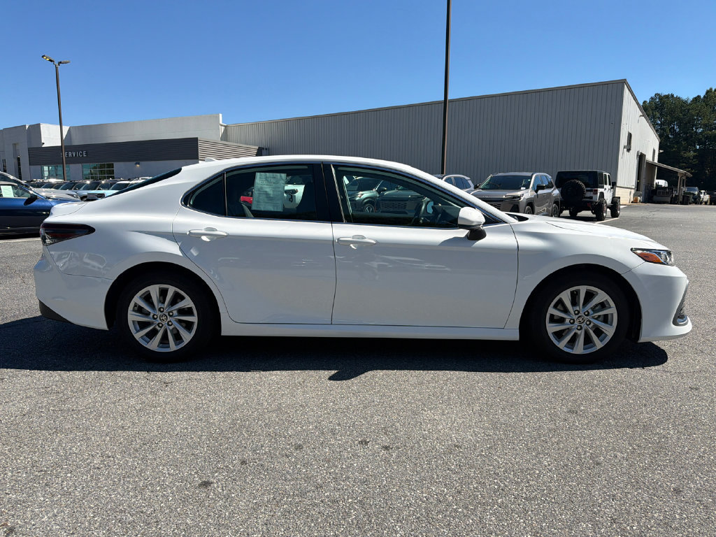 Used 2024 Toyota Camry LE FWD image 8