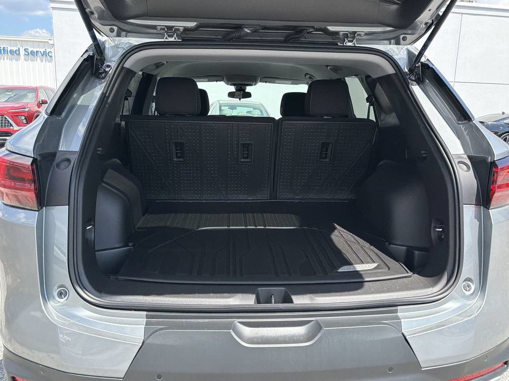 New 2026 Chevrolet Blazer LT w/ LPO, Floor Liner Package FWD image 17
