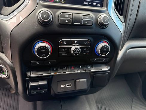 Used 2022 Chevrolet Silverado 1500 LT AWD/4WD image 28