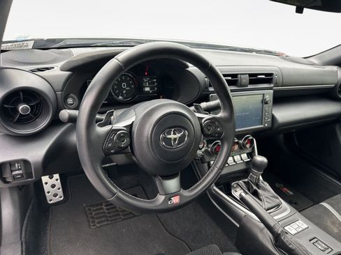 Used 2022 Toyota GR86 Premium RWD image 10