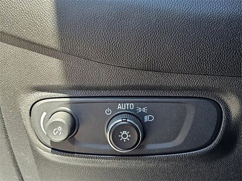 Used 2022 Chevrolet Equinox LT image 21