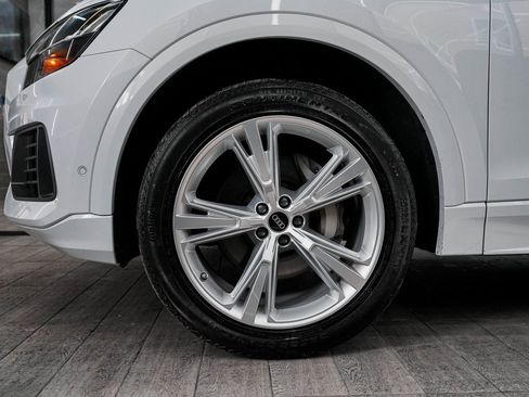 Used 2023 Audi Q8 Premium w/ Convenience Package image 9