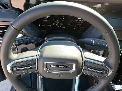 Used 2025 GMC Yukon XL Denali image 23