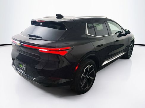 Used 2025 Chevrolet Equinox EV LT w/ Convenience Package image 9