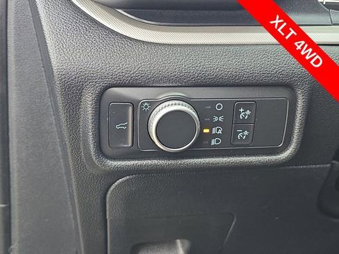 Used 2020 Ford Explorer XLT w/ Comfort Package image 15