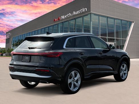 Used 2025 Audi Q5 Premium Plus w/ Premium Plus AWD/4WD image 9