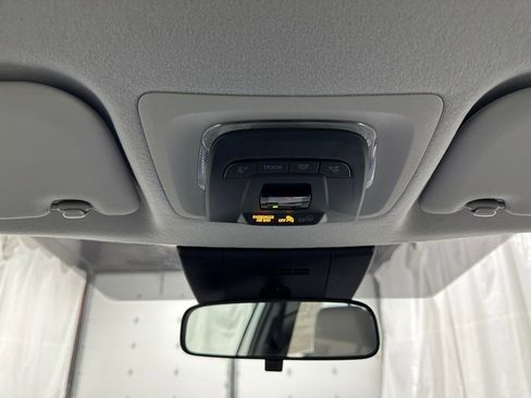 Used 2025 Toyota Corolla Cross L image 38