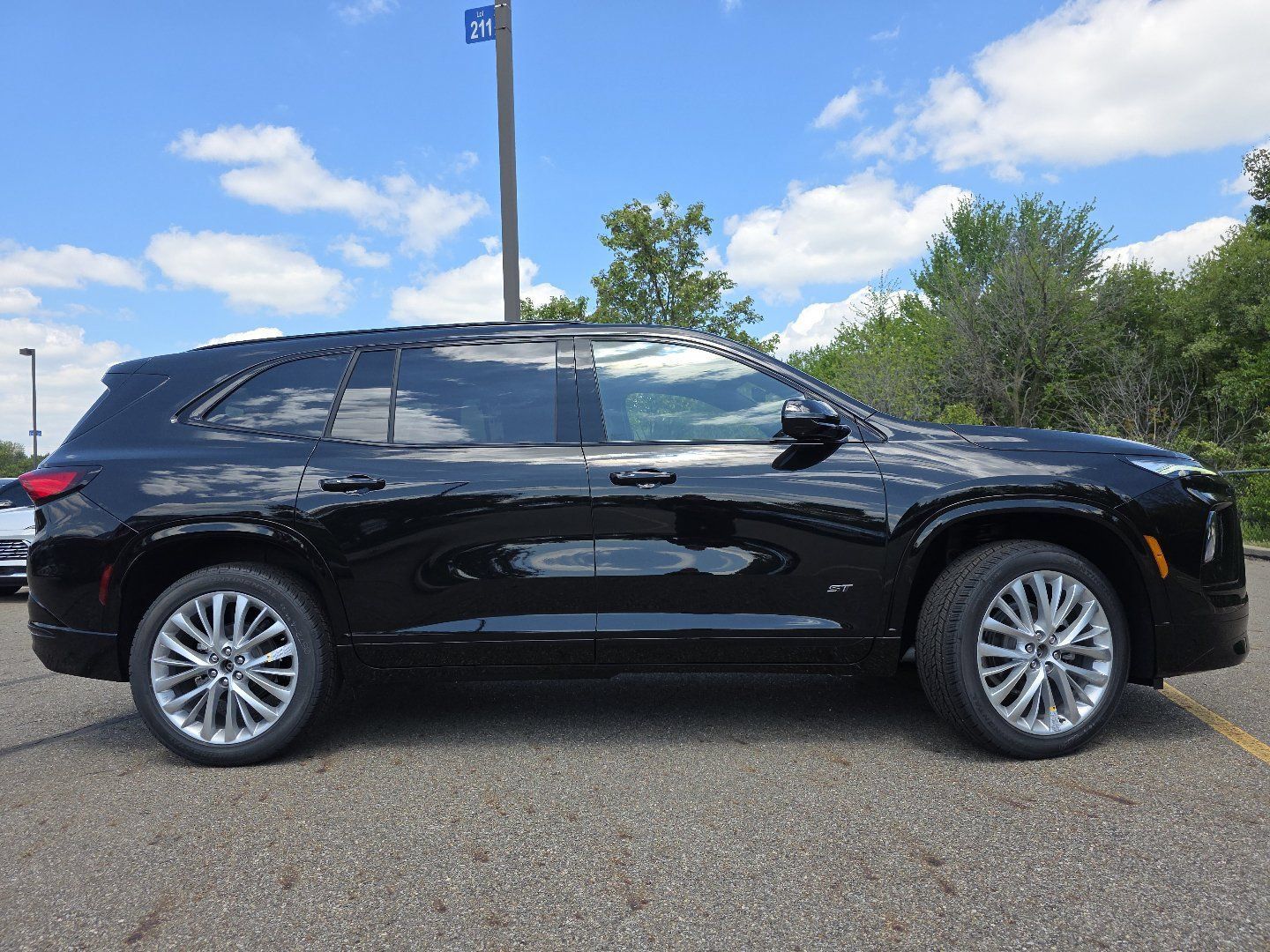 New 2026 Buick Enclave Sport Touring w/ Power Package AWD/4WD image 20