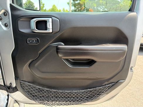 Used 2019 Jeep Wrangler Unlimited Sport S AWD/4WD image 21
