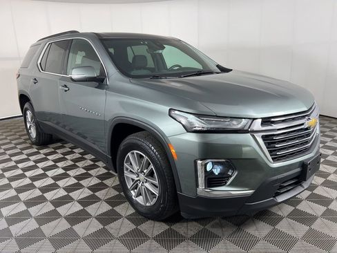 Used 2023 Chevrolet Traverse LT w/ Rear Camera Mirror Package image 23