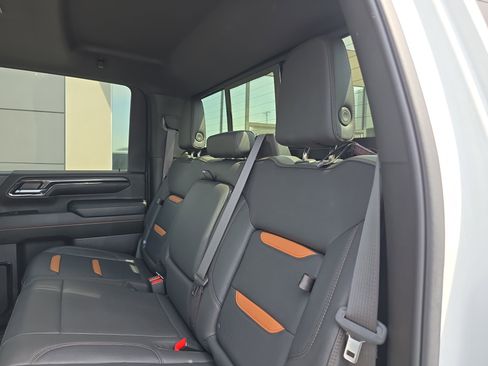 Used 2024 GMC Sierra 2500 AT4 w/ AT4 Premium Plus Package AWD/4WD image 13