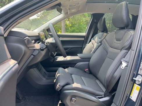 New 2025 Volvo EX90 Ultra image 14