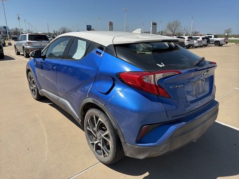 Used 2018 Toyota C-HR XLE image 4