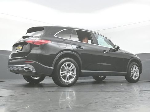 Used 2023 Mercedes-Benz GLC 300 4MATIC w/ Exclusive Trim Package image 44