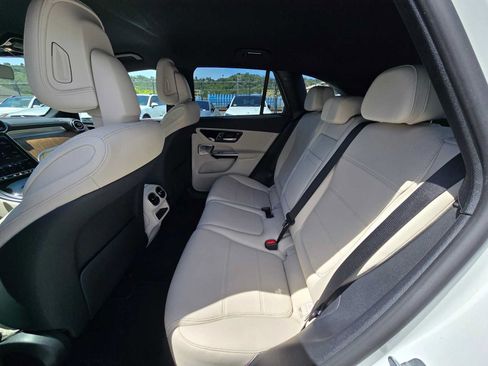 Used 2023 Mercedes-Benz GLC 300 4MATIC image 16