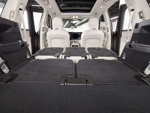 Used 2024 Volvo XC90 T8 Ultimate w/ Protection Package Premier AWD/4WD image 28