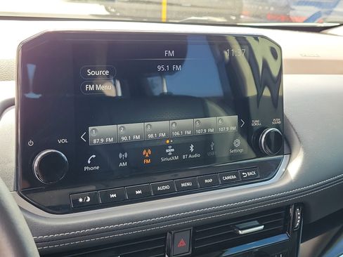 Used 2023 Nissan Rogue SL w/ SL Premium Package image 31