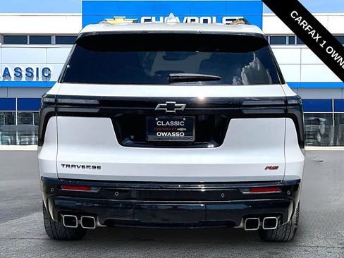 Used 2025 Chevrolet Traverse RS w/ LPO, Floor Liner Package FWD image 4