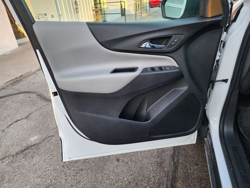 Used 2022 Chevrolet Equinox LS w/ LS Convenience Package image 13