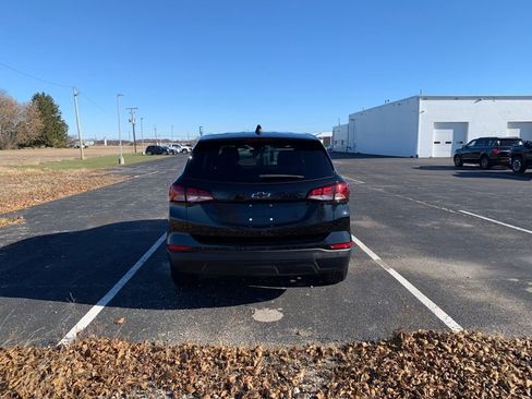 Used 2024 Chevrolet Equinox LS w/ LS Convenience Package image 4
