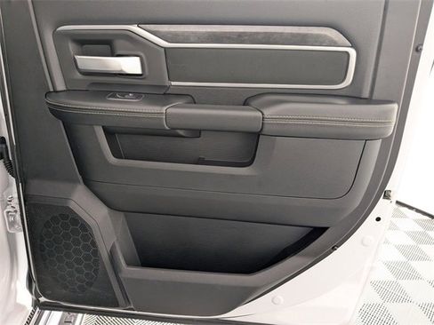 Used 2024 RAM 2500 Big Horn image 31