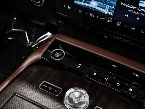 Used 2025 Lincoln Navigator Reserve AWD/4WD image 25