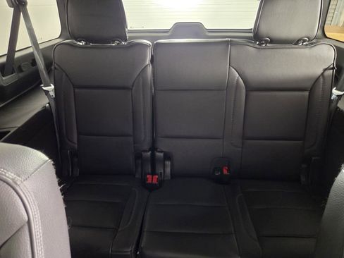 Used 2023 GMC Yukon XL Denali AWD/4WD image 30