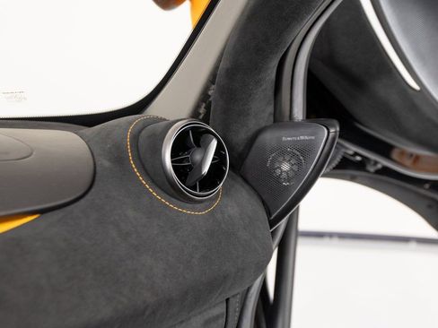 Used 2024 McLaren 750S Spider image 26