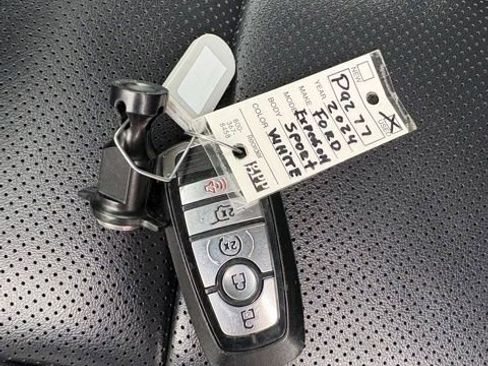 Used 2024 Ford Expedition XLT AWD/4WD image 6