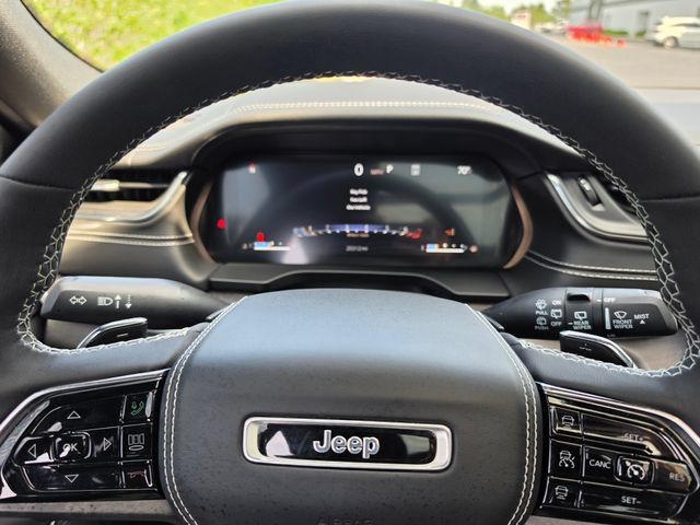 Used 2023 Jeep Grand Cherokee Overland AWD/4WD image 29