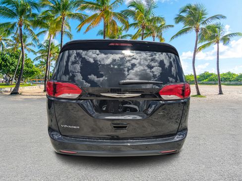 New 2025 Chrysler Voyager LX image 4
