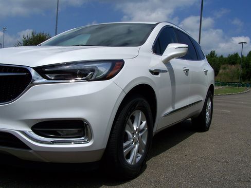 Used 2021 Buick Enclave Essence FWD image 14
