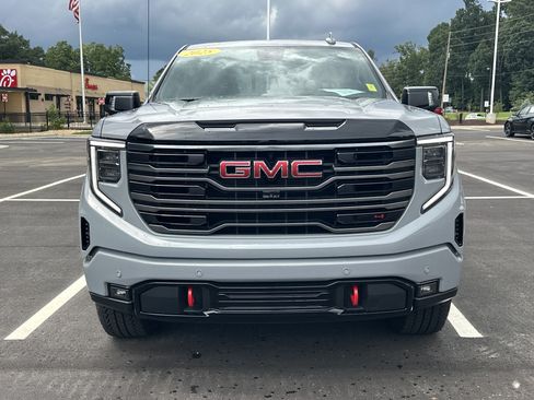 Used 2025 GMC Sierra 1500 AT4 w/ AT4 Premium Package AWD/4WD image 3