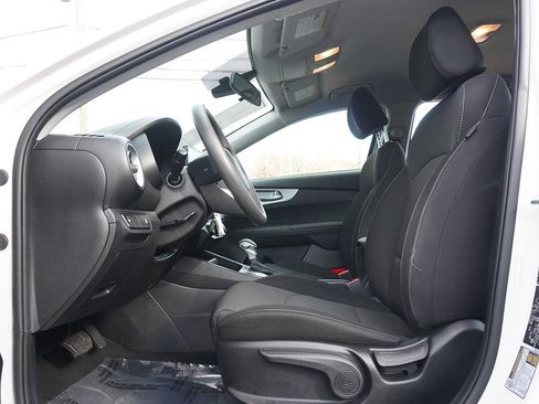 Used 2023 Kia Forte LXS image 28