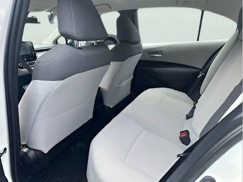 Used 2020 Toyota Corolla LE FWD image 18