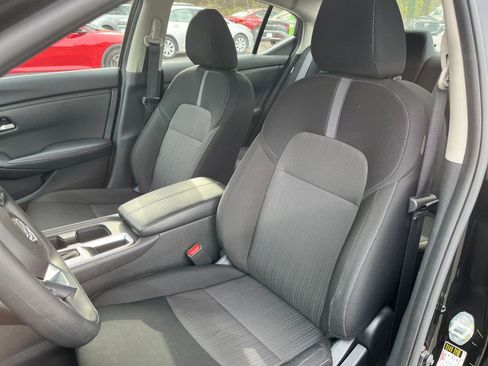 Used 2025 Nissan Sentra SV image 34