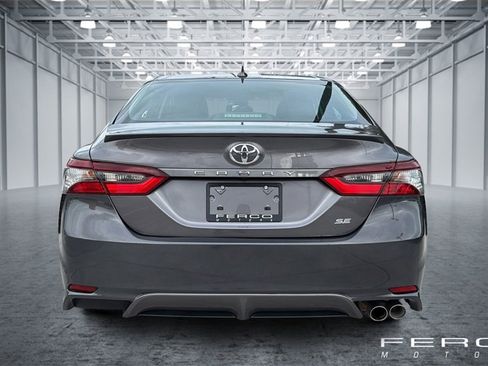 Used 2023 Toyota Camry SE image 4