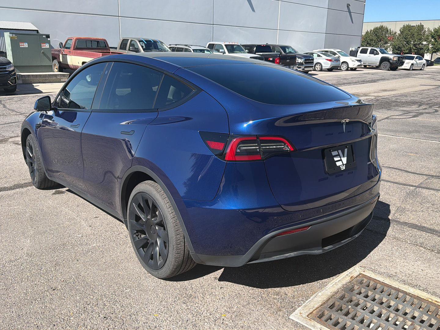 Used 2023 Tesla Model Y Long Range AWD/4WD image 4