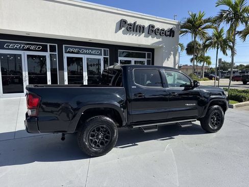 Used 2022 Toyota Tacoma SR5 w/ Technology Package RWD image 4